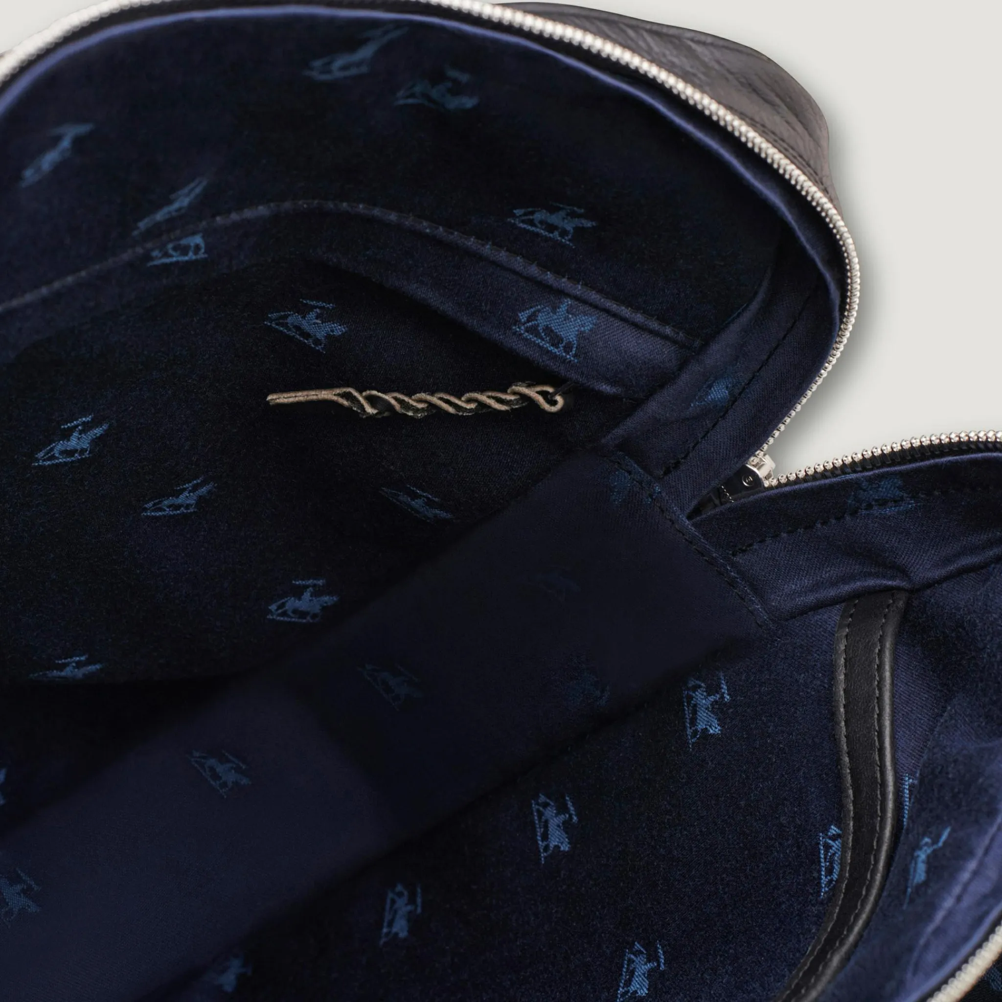 Reisetaschen | Business- & Laptoptaschen | Ludwig Reiter Aviator mit Trolleyriemen